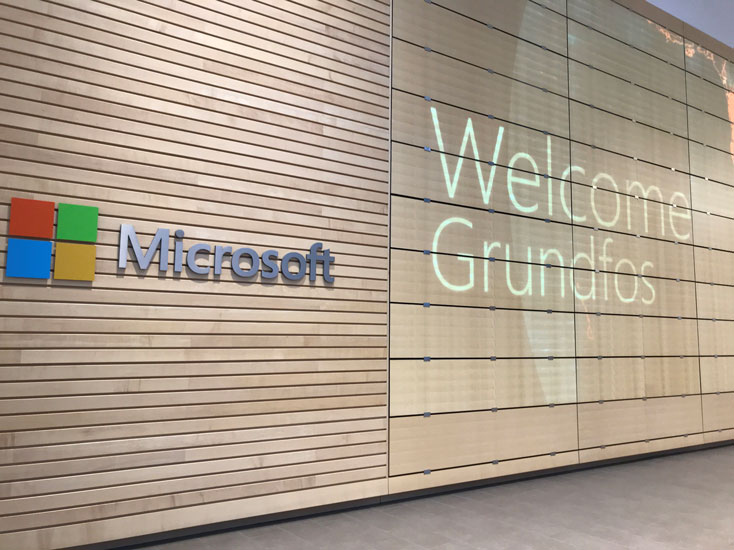 マイクロソフト本社施設の入り口の様子